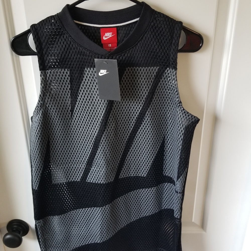 NIKE Women's Sportswear Mesh Tank Top NWT
